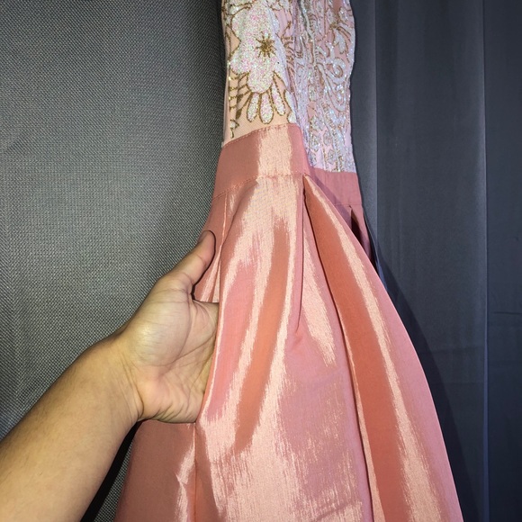 Peach and white prom dress - Picture 2 of 6